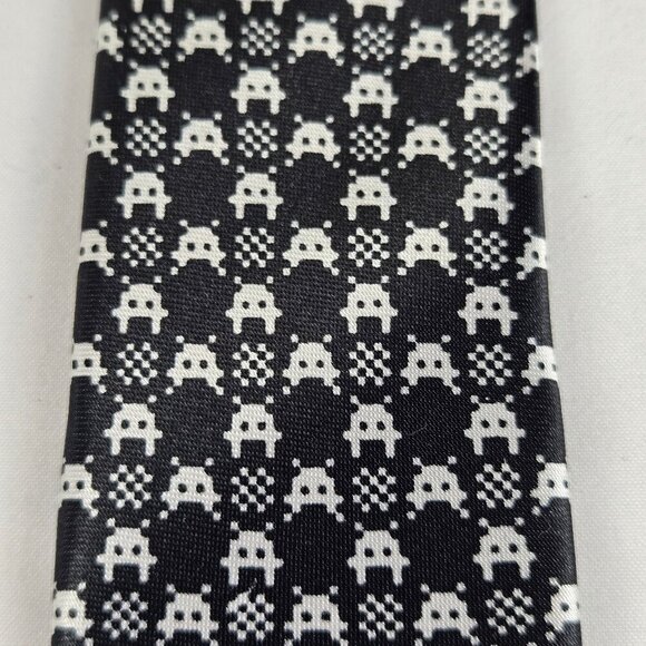 Black Tie Geek Men's Tie Black White Space Invaders Repeating Pattern Novelty - Picture 3 of 7